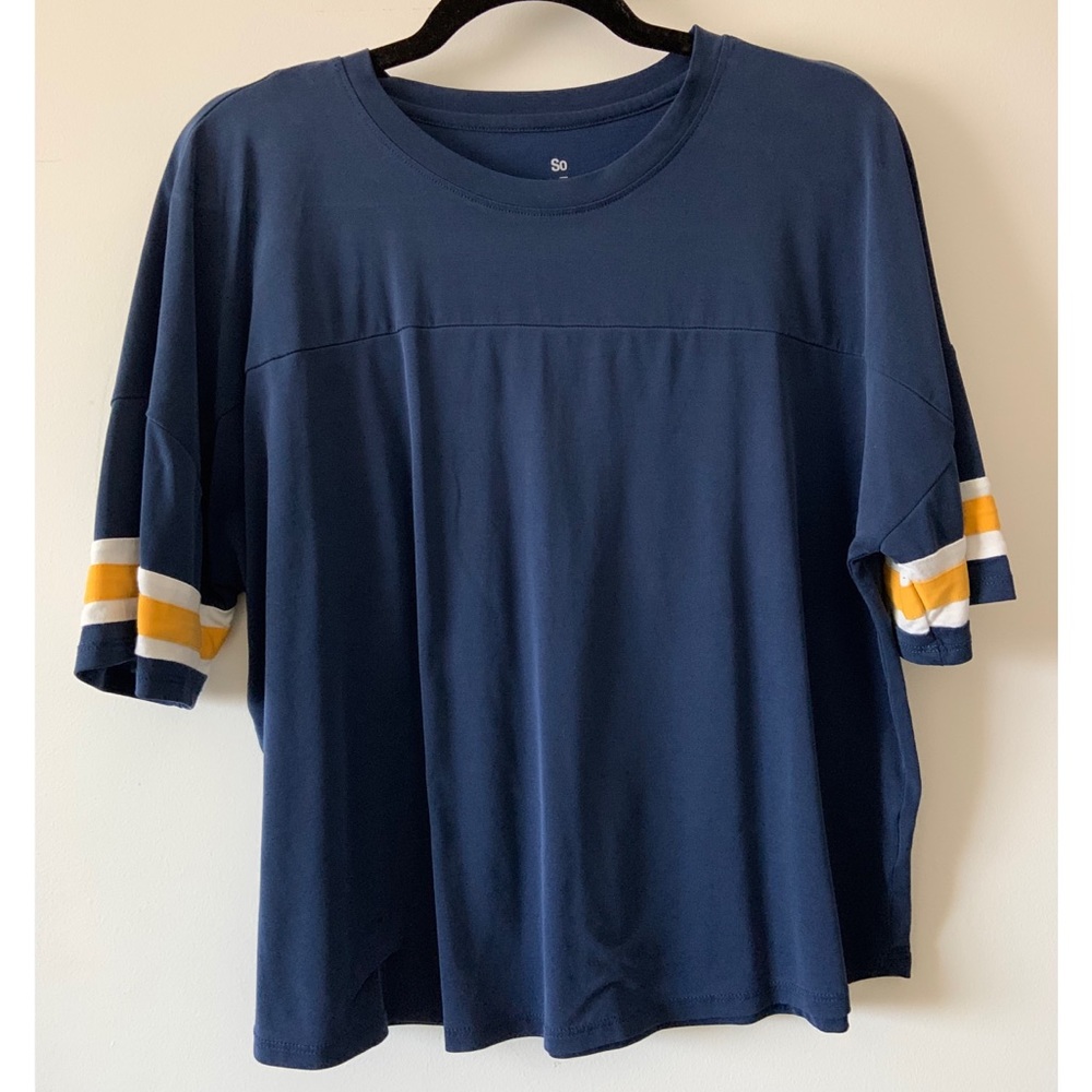 Sporty cropped top